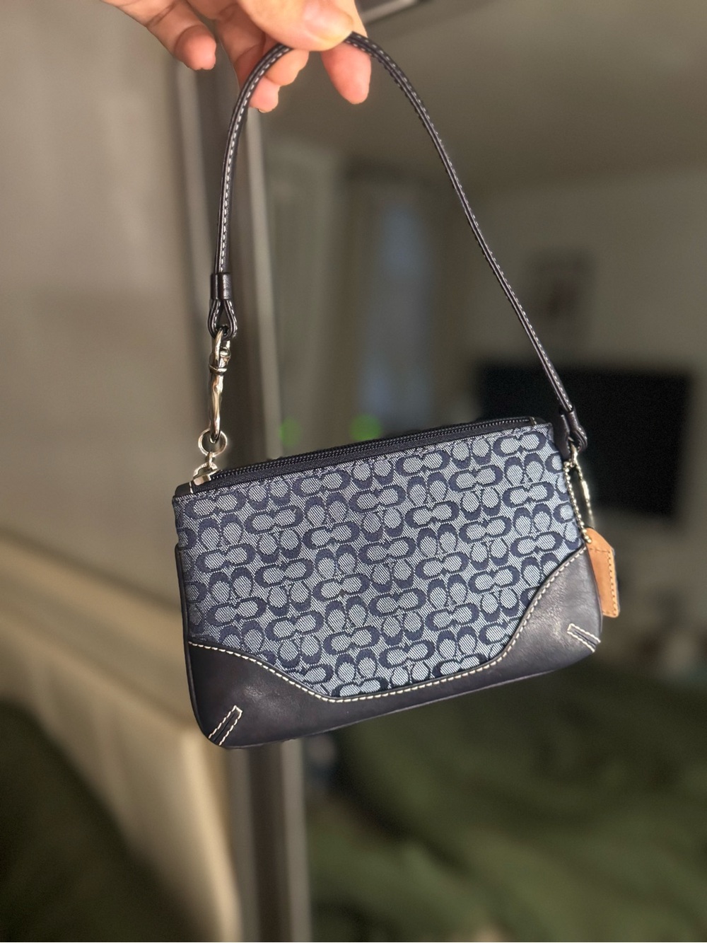 Y2K Coach Navy Blue Signature Canvas Wristlet with Leather Trim - Picture 3 of 5